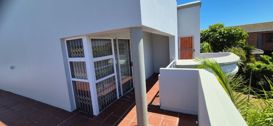 4 Bedroom Property for Sale in Summerstrand Eastern Cape